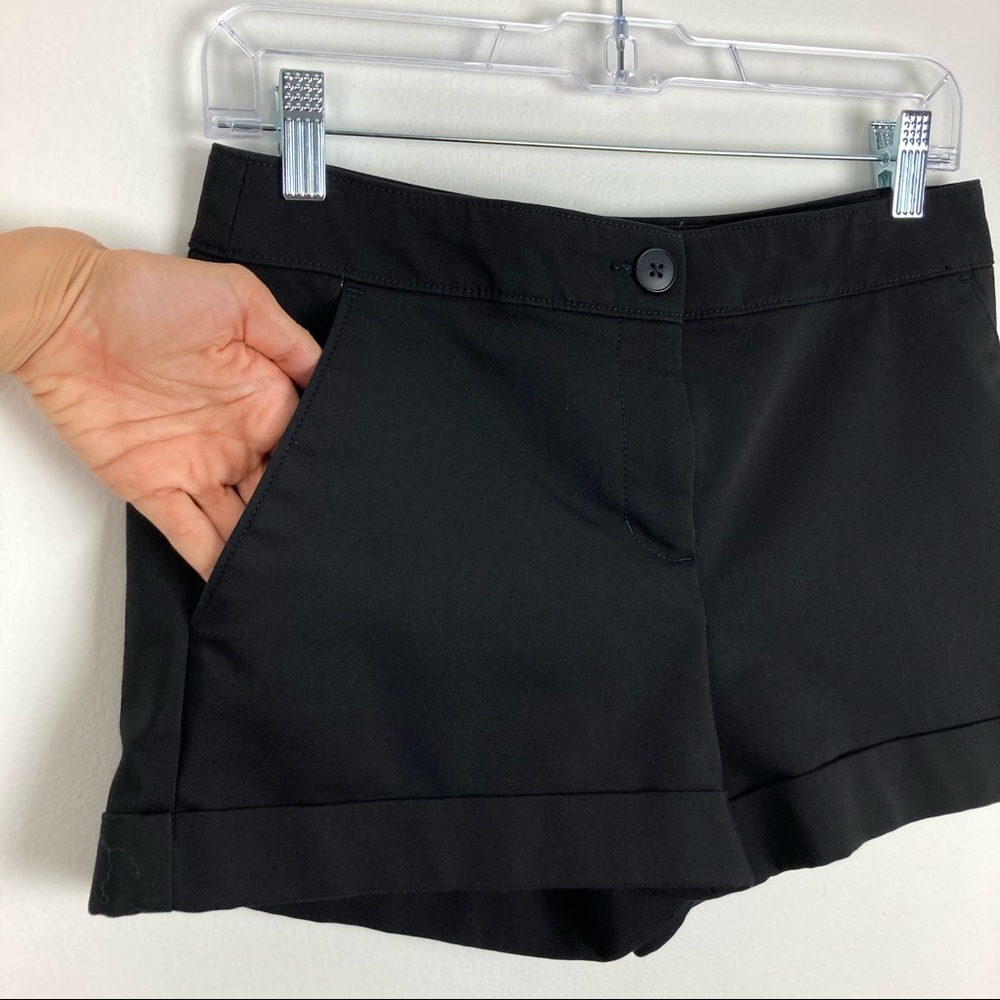 EXPRESS Mid-Rise Cuffed Shortie Dress Shorts, EUC